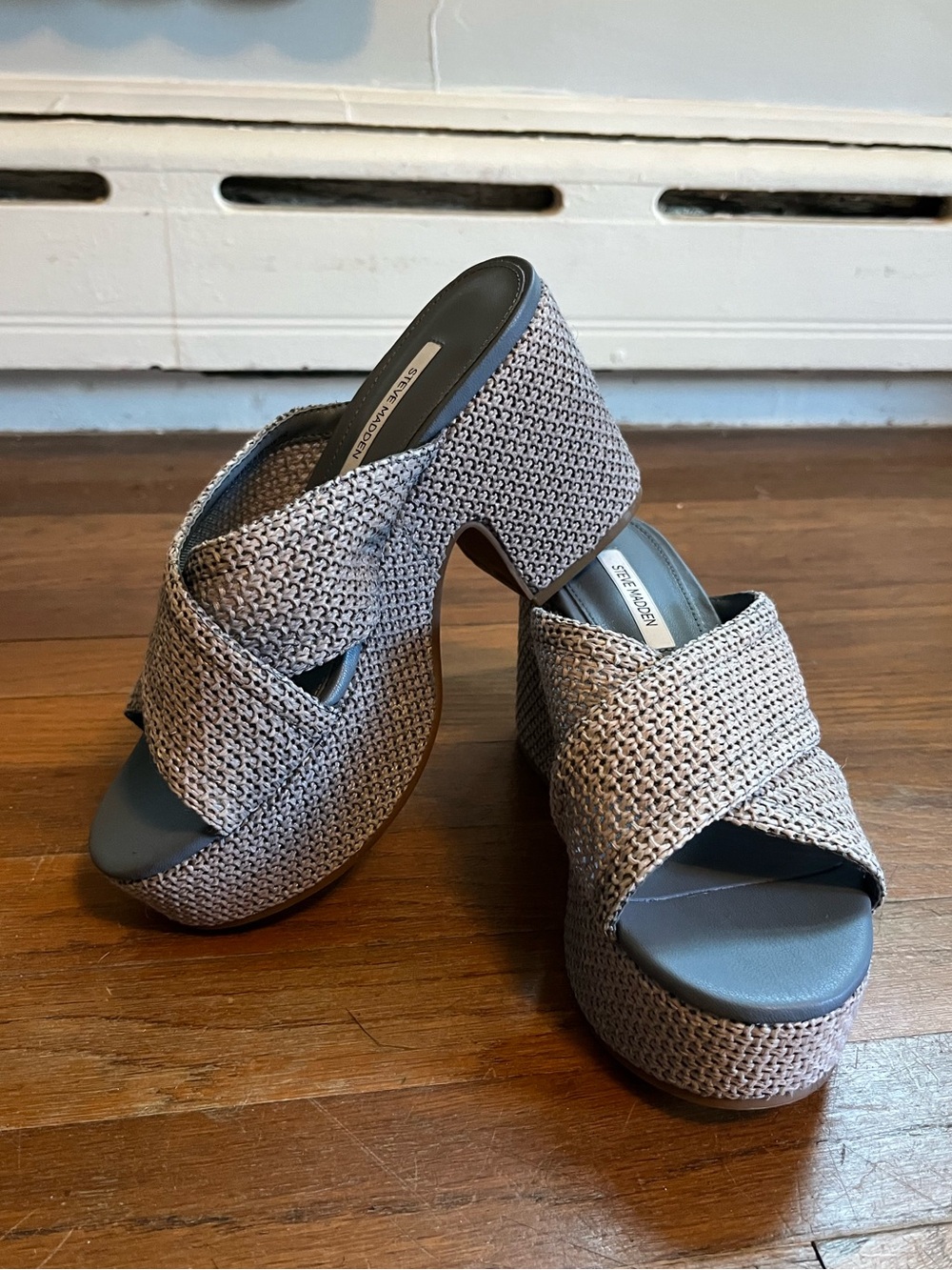 Steve Madden Women’s Blue Gray Woven Platform Sandals NwT